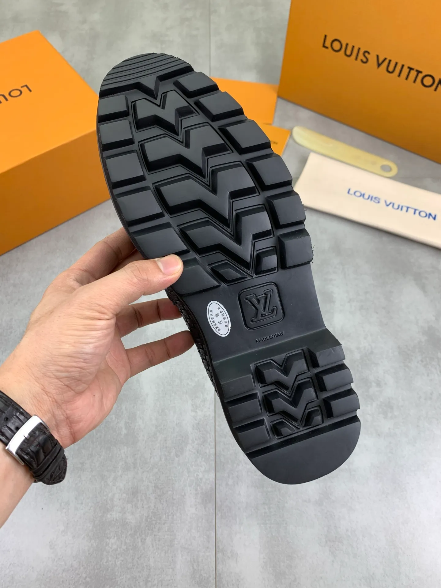 Factory price P820 💎💎💎LOUIS VUITTON [Louis Vuitton] - LV men's business casual leather shoes, luxurious and noble 👞All imported original cowhide, just to create a more comfortable wearing experience, upper: original high-end calfskin ➕Imported soft cowhide lining, original lightweight foam outsole ✔️ Color: 6️⃣colors available Size: 39-44 (38.45 46 can be customized (non-returnable)